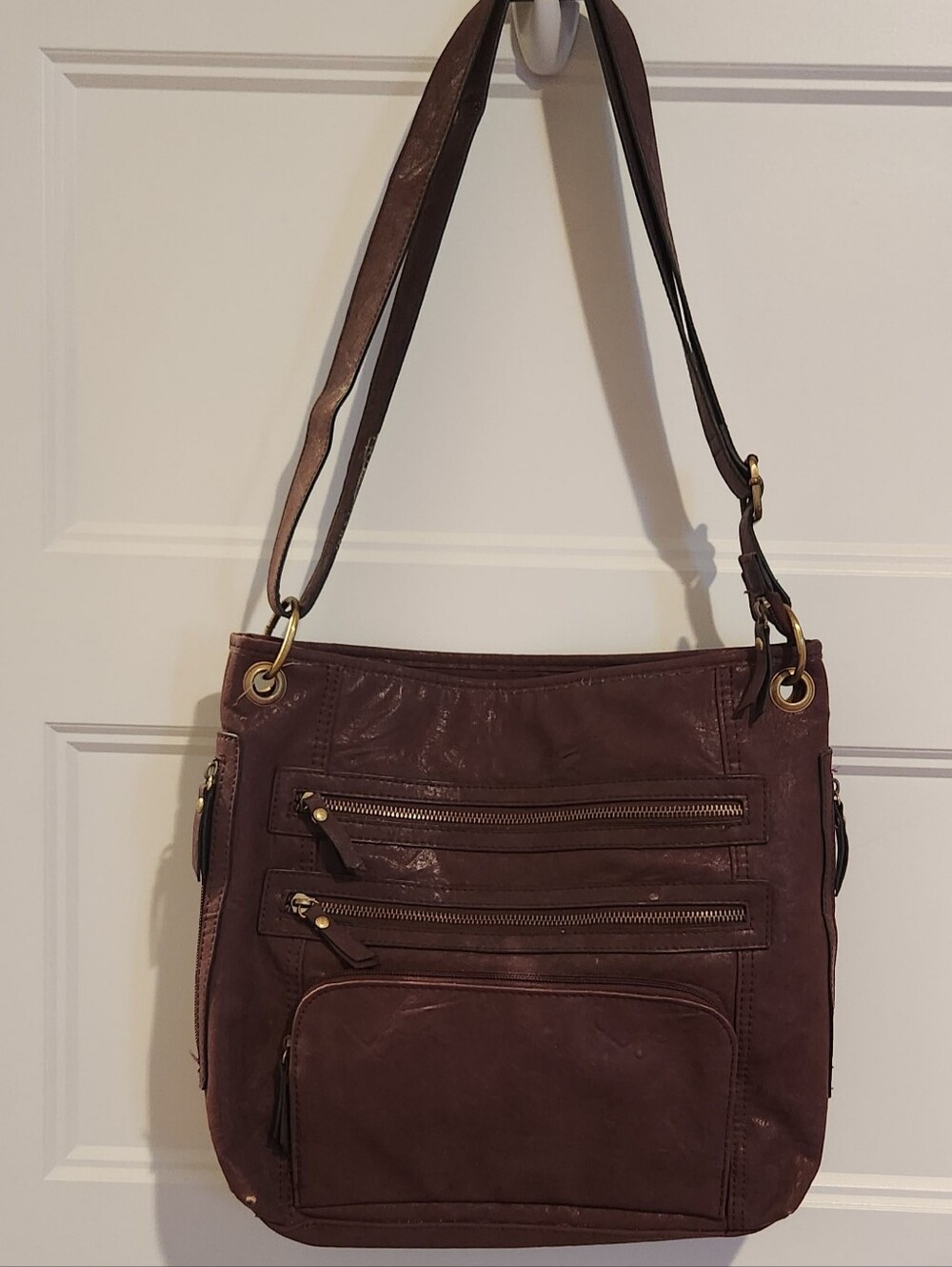 Bueno Burgundy Purple Leather Crossbody With Adjustable Strap & Lots Of Pockets